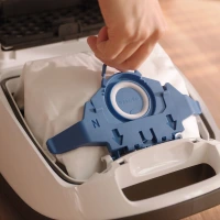 8 saci de aspirator și un filtru HEPA