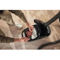 8 saci de aspirator și un filtru HEPA